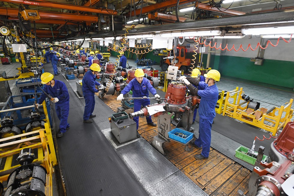 正文(记者 梁洪 蔡骏/图 通讯员 曹丽丽/文)走进东风德纳车桥十堰工厂