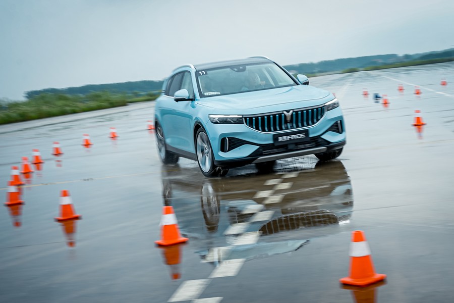 岚图free启动全国试驾